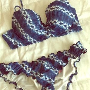 Victoria’s Secret bikini